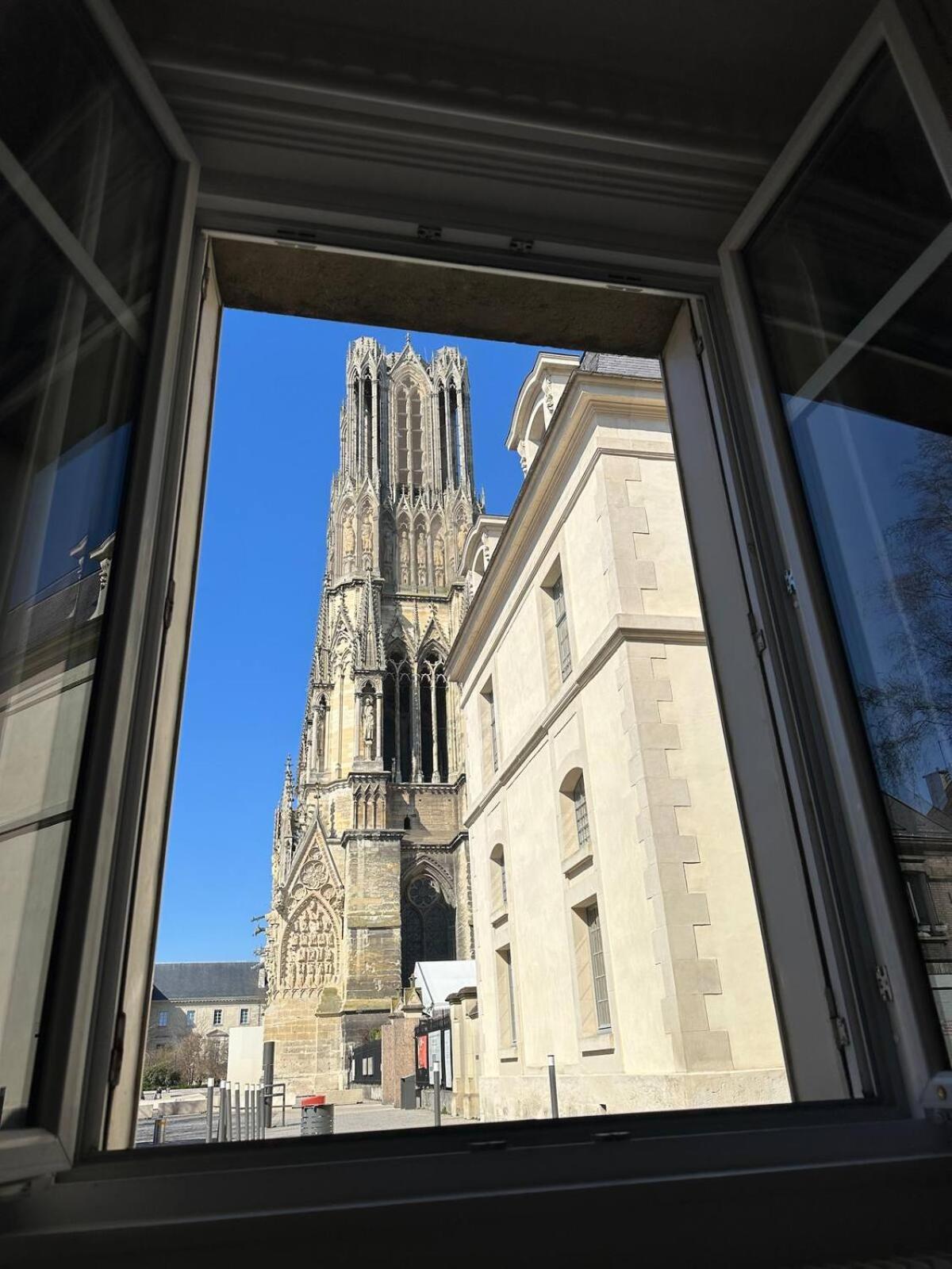 Le Petillant - Cathedrale Reims Eksteriør bilde